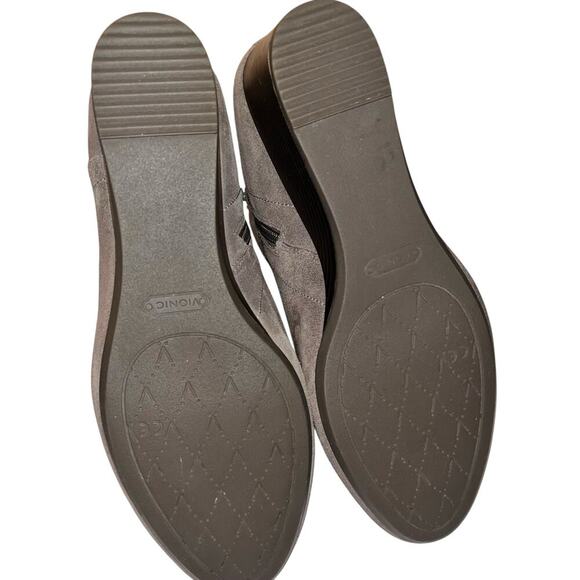 Vionic Paloma Weather Resistant Suede Wedge Beige Booties Size 9 - Picture 6 of 9